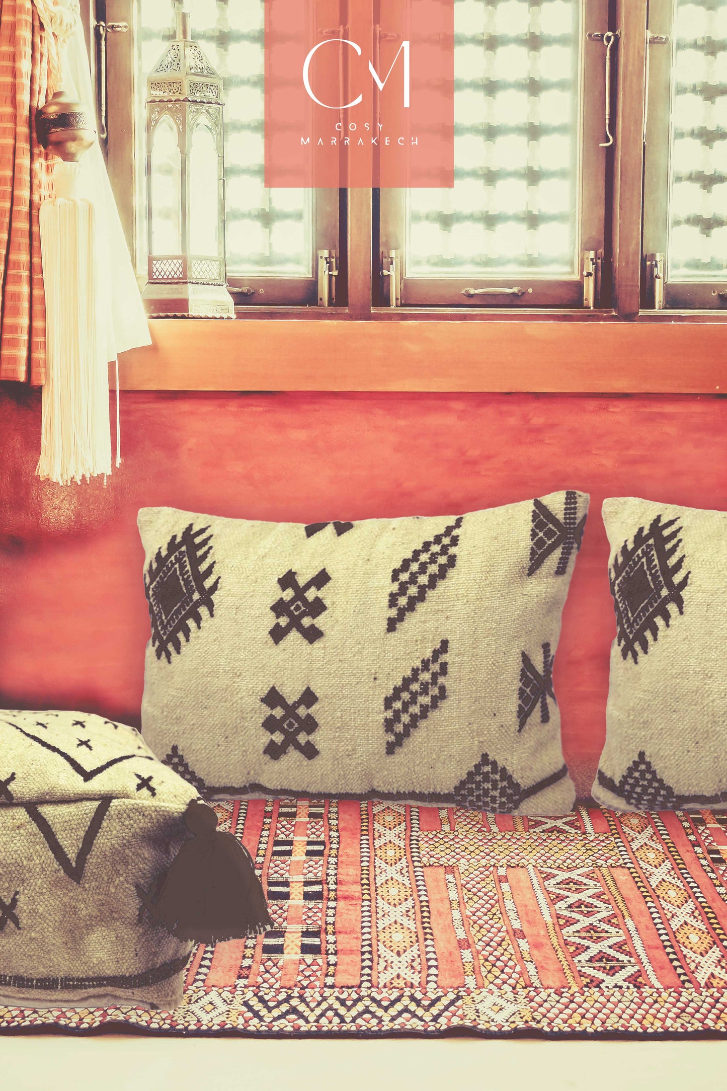 Doublez le Style : Recevez une Housse de Pouf et un Oreiller de Sol Amazigh !